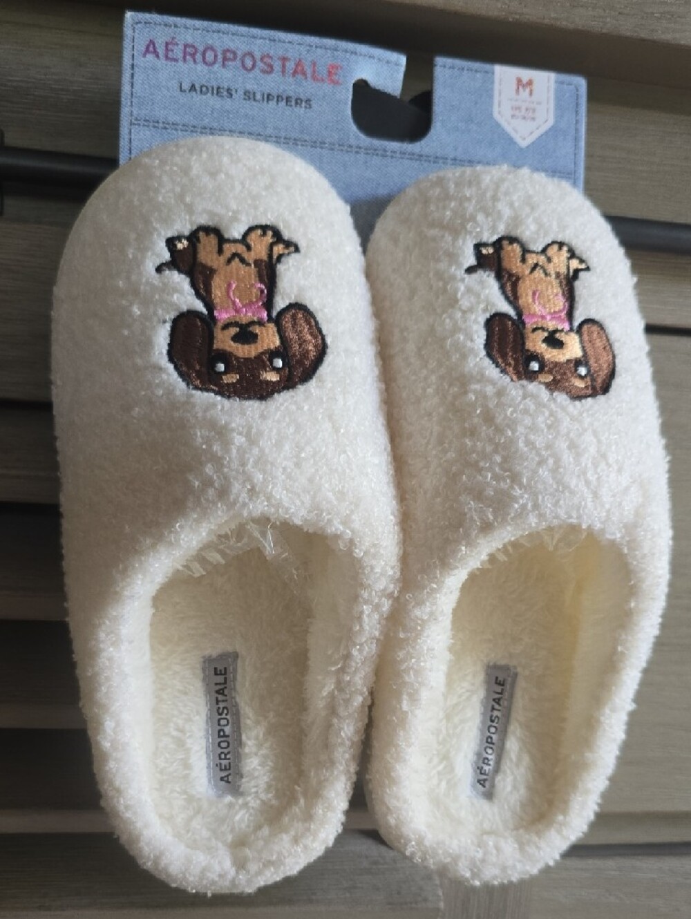 Aeropostale Cream Plush Slippers with Embroidered Brown Dog - Picture 4 of 14